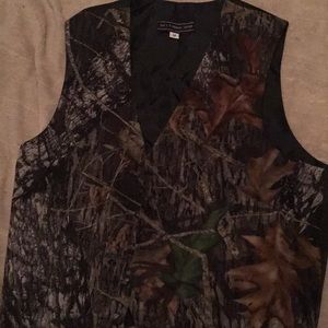 Men’s camo formal vest